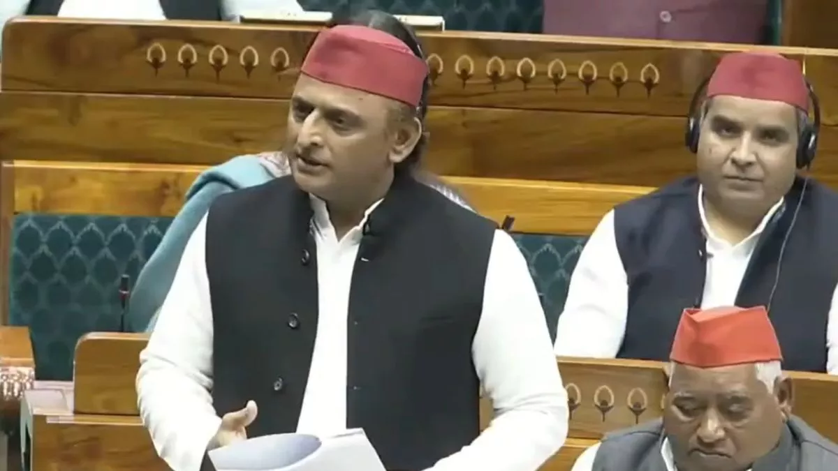 11_02_2025-akhilesh_at_sansad_23882485 (1).jpeg